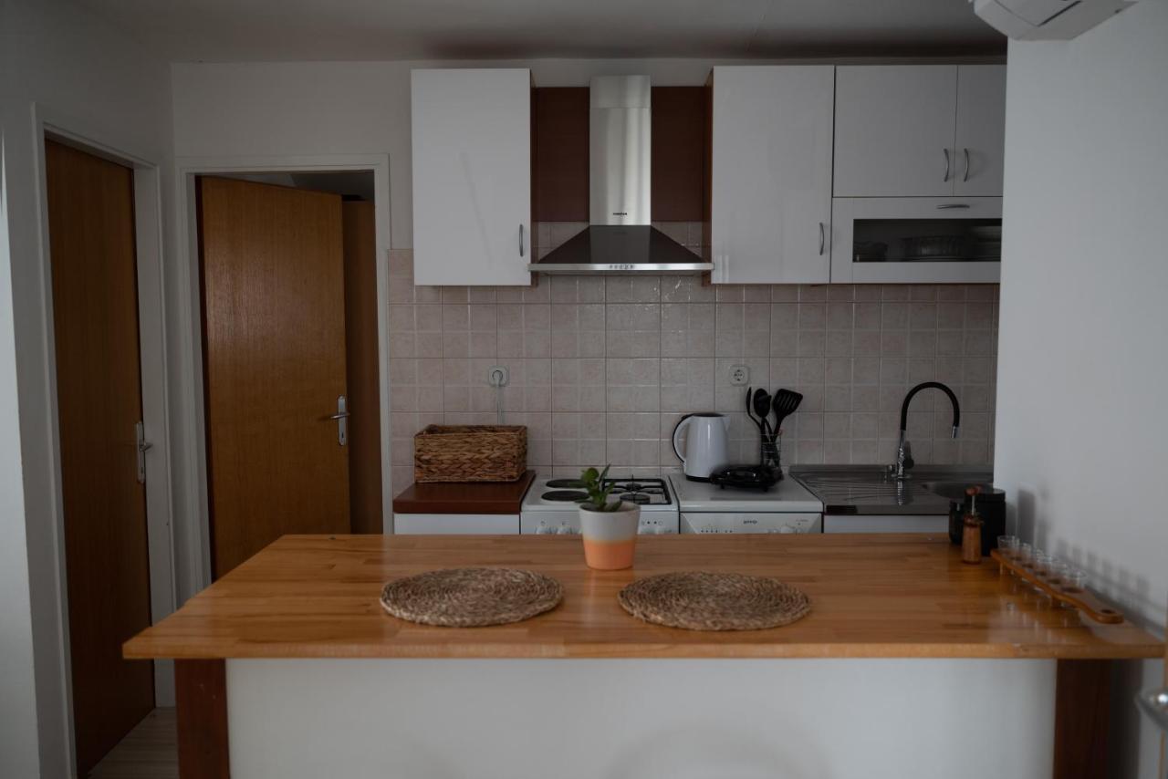 Apartman Milutin Vrsi Kültér fotó